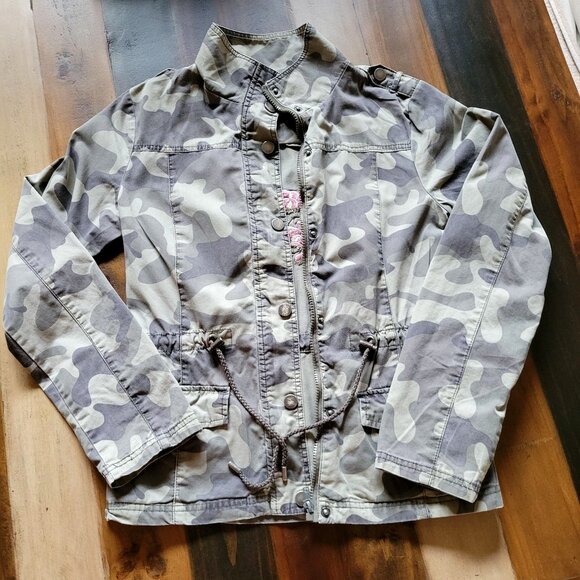 Ashley By 26 International camouflage Jacket with Embroidered Back Flowers-S - Picture 5 of 9